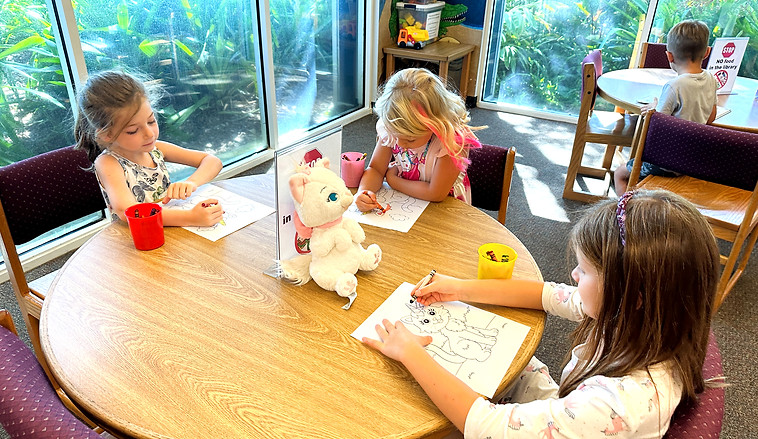 3 Oaks Academy students on campus - join our welcoming school community